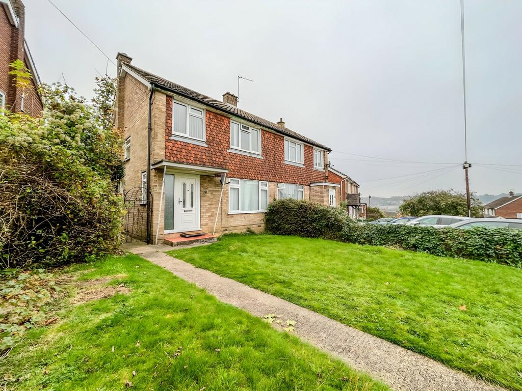 3 Bedroom House To Let - HP13 3 bed semi-detached house - £1,595 pcm (£ ...