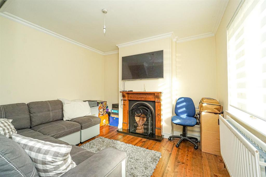 Maplehurst Road, St. LeonardsOnSea 3 bed terraced house for sale £270,000