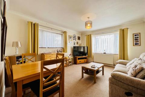 Flat 5, Knoll Court, 31 Cheriton Gardens, Folkestone, CT20 2AP