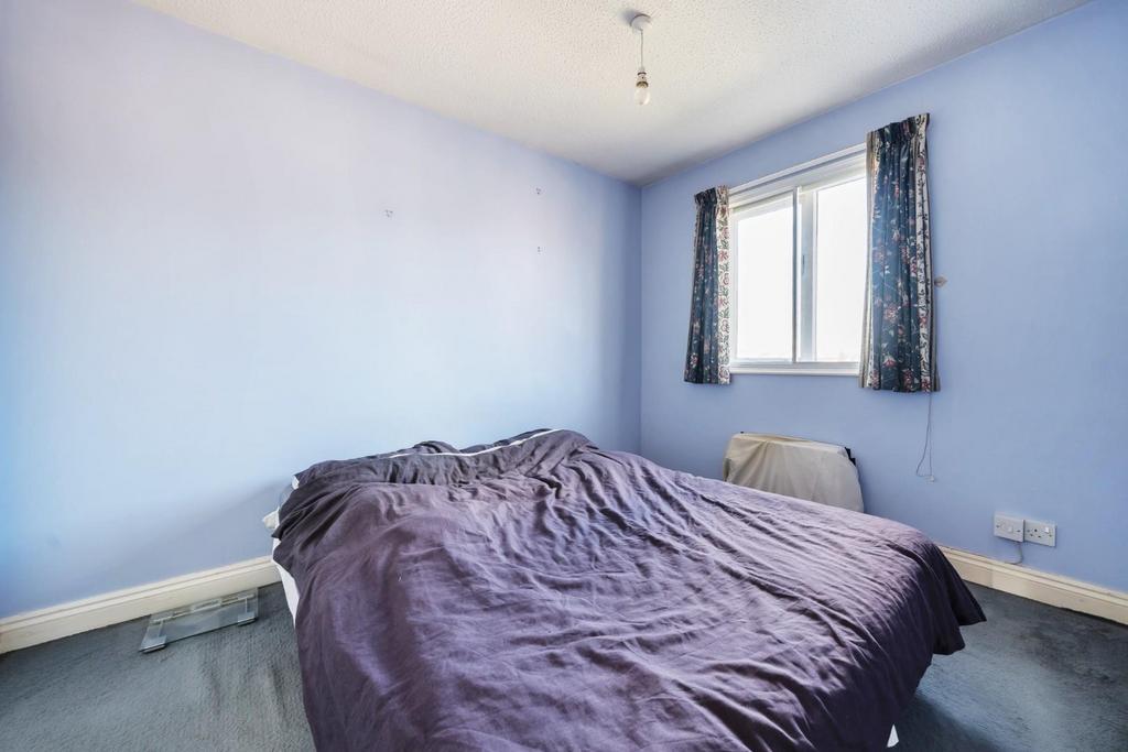 MASTER BEDROOM.jpg