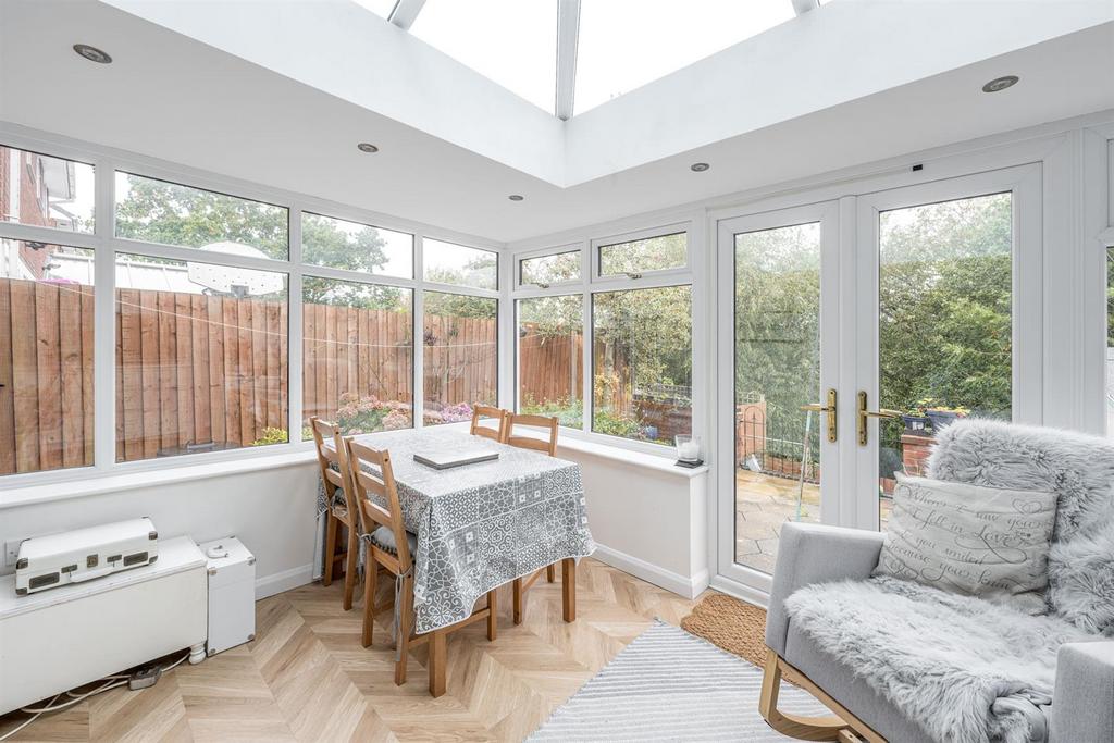 Oregon Close, Kingswinford, DY6 8SJ 3 bed semidetached house for sale