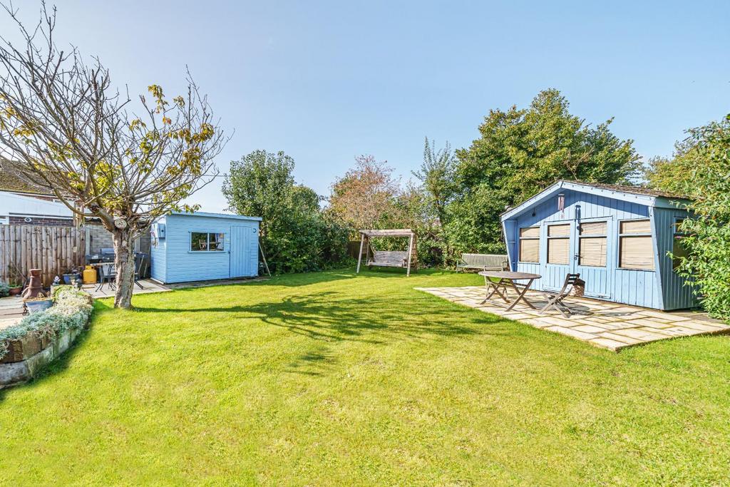 REAR GARDEN.jpg