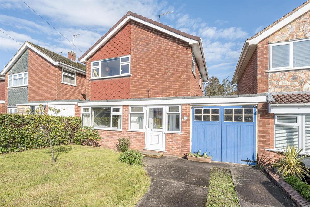 Spinney Close, Wordsley, DY8 5LA 3 bed link detached house £258,950
