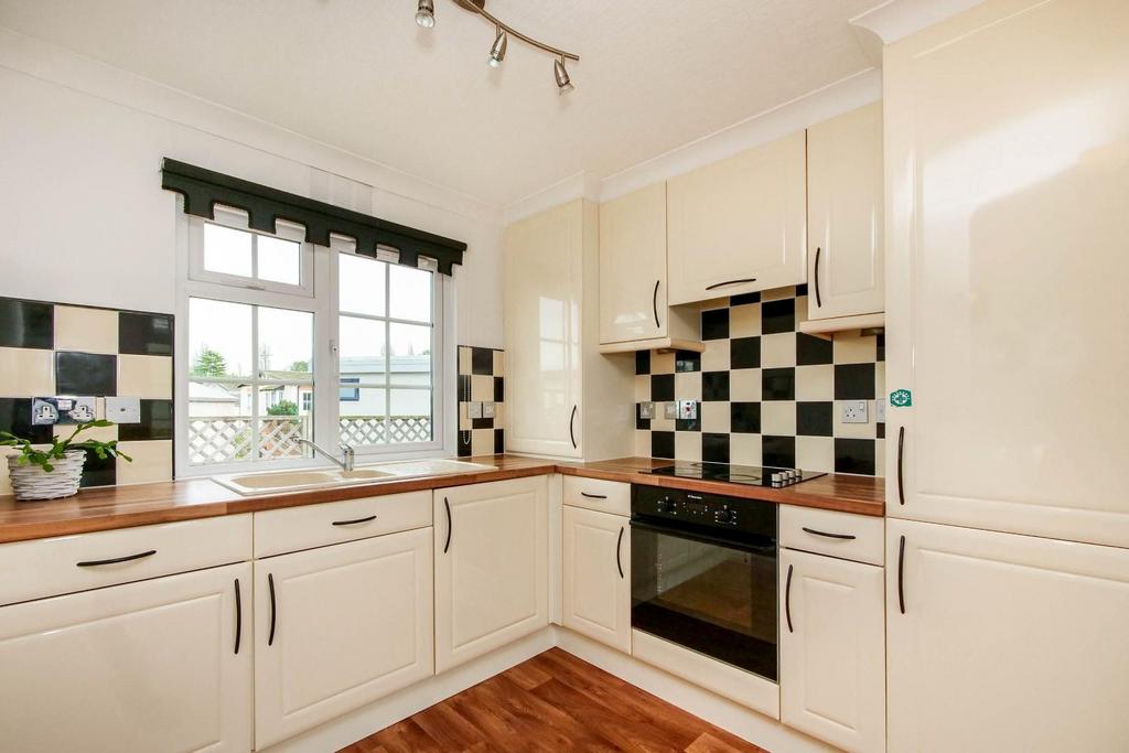 Cundall Drive, Acaster Malbis, York 2 bed park home for sale £150,000