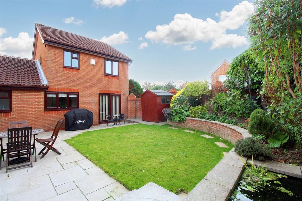 Oaks Wood Drive, Darton, Barnsley S75 5PT 3 bed detached house for sale