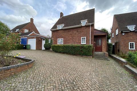 22 Stonelea Road, Hemel Hempstead, HP3 9JY
