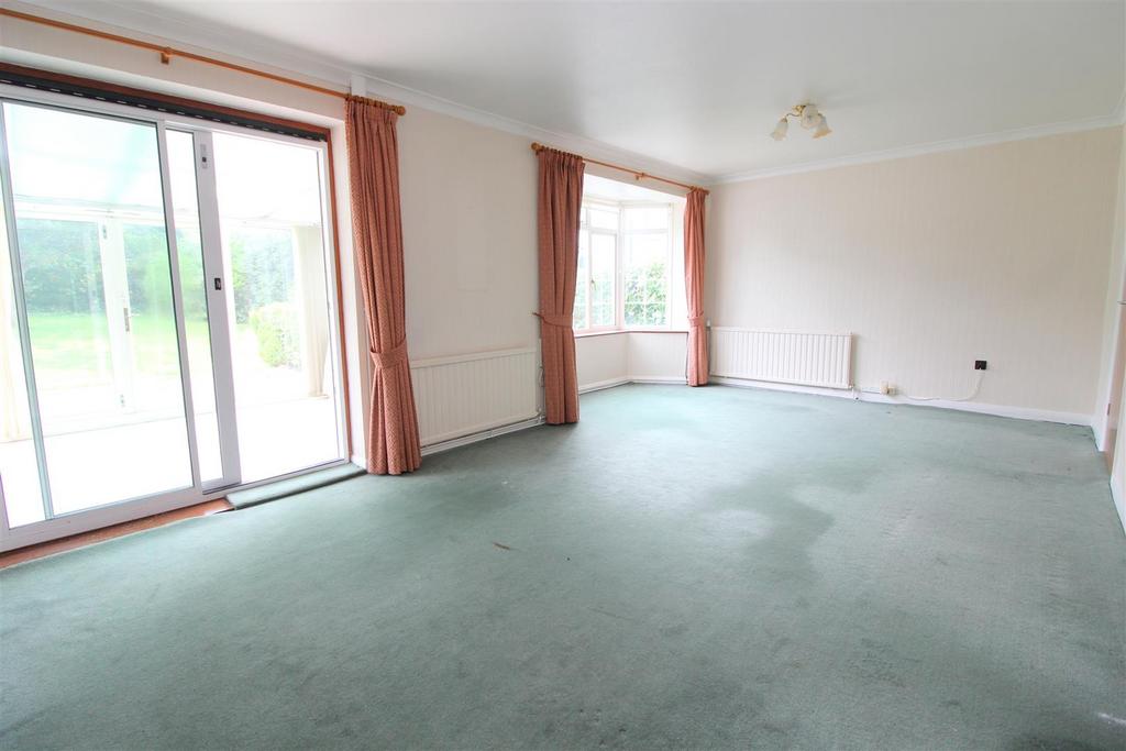 Living Room 3.JPG