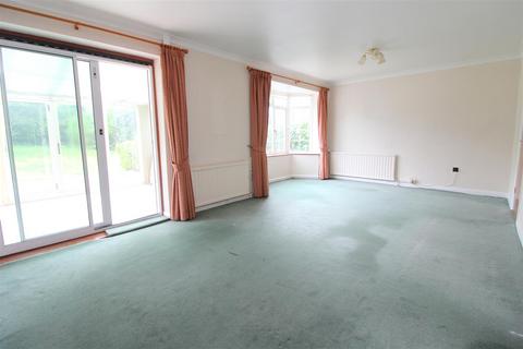 22 Stonelea Road, Hemel Hempstead, HP3 9JY