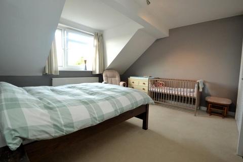 3 bedroom end of terrace house for sale, The Avenue, Surbiton