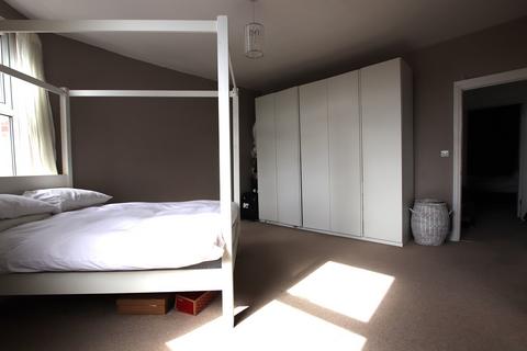 2 bedroom flat to rent, Brigstock Road, Thornton Heath, CR7