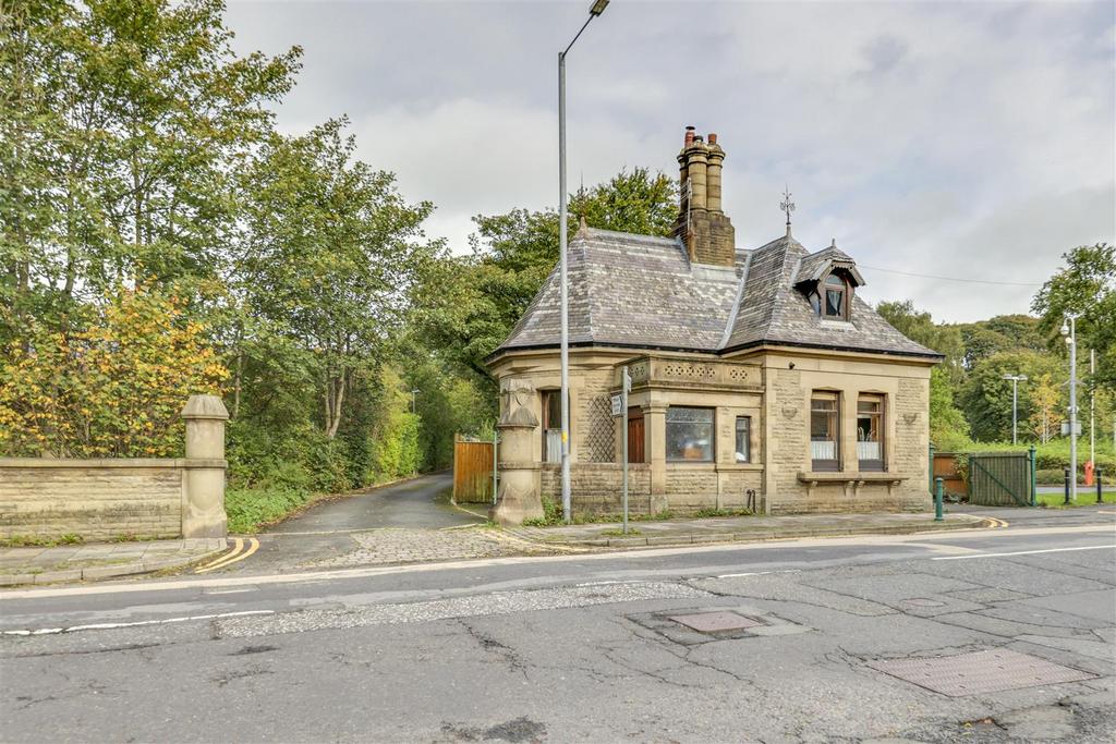 Bacup Road, Rawtenstall, Rossendale 2 bed detached house £425,000