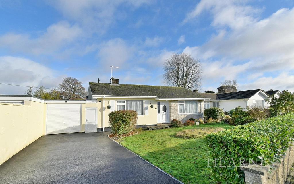 Dorset Avenue, Ferndown, BH22 3 bed detached bungalow for sale £425,000