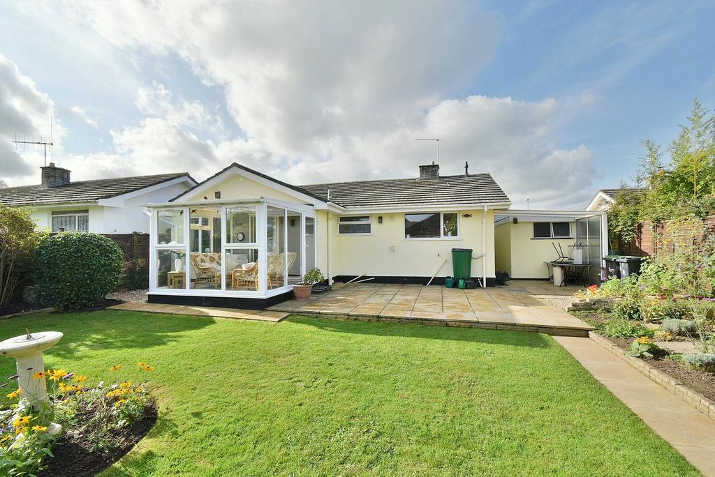 Dorset Avenue, Ferndown, BH22 3 bed detached bungalow for sale £425,000