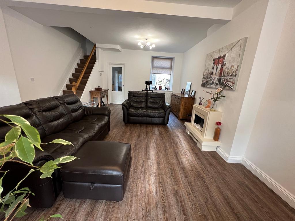 Birchgrove Street Porth Porth 3 bed semidetached house for sale £