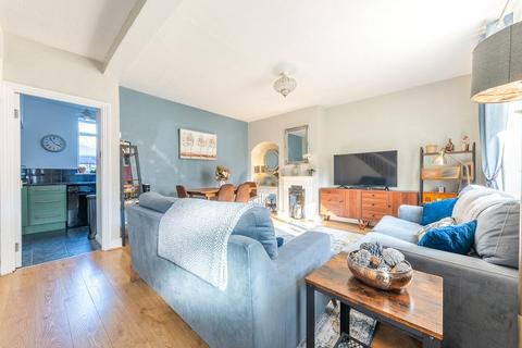40 Moremead Road, London, SE6 3LR