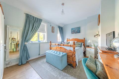 40 Moremead Road, London, SE6 3LR