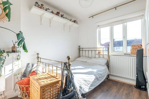 40 Moremead Road, London, SE6 3LR