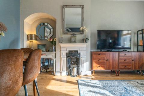 40 Moremead Road, London, SE6 3LR