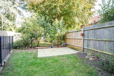 2 bedroom ground floor flat for sale, Old Dover Road, Canterbury, CT1
