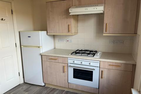 2 bedroom flat to rent, The Hornet, Chichester, PO19