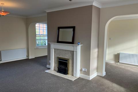 2 bedroom flat to rent, The Hornet, Chichester, PO19