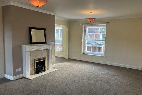 2 bedroom flat to rent, The Hornet, Chichester, PO19