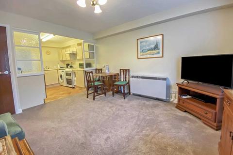 1 bedroom retirement property for sale, Allington Court, Outwood Common Road, Billericay CM11