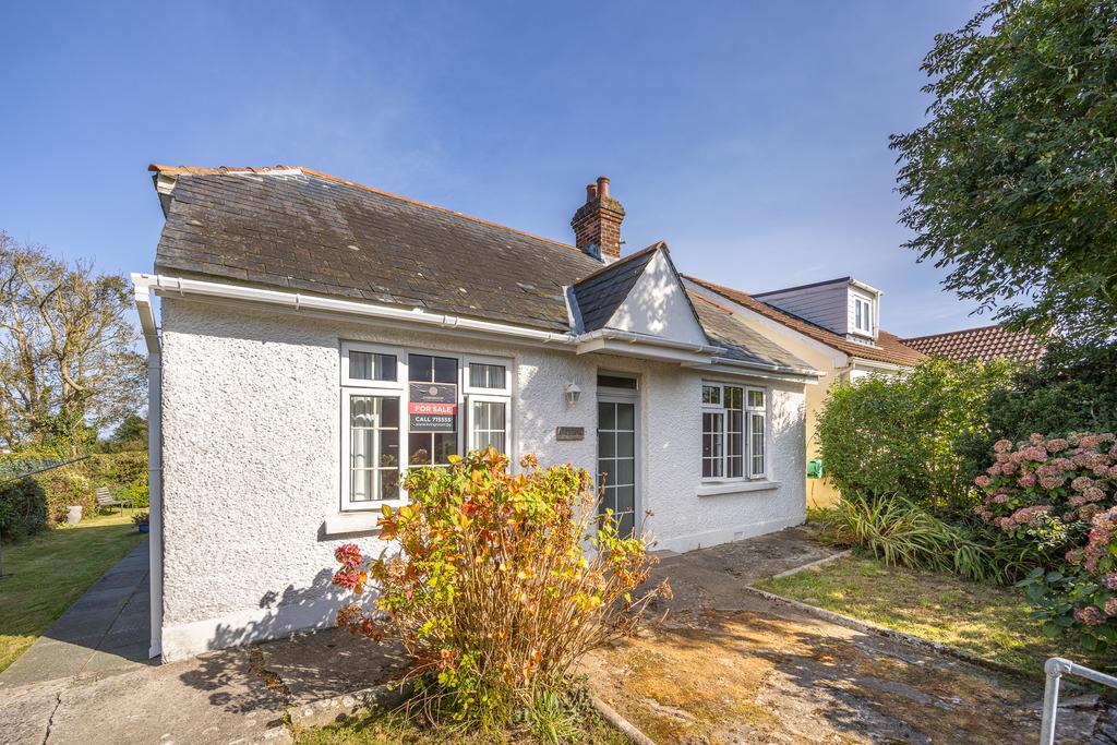 Steam Mill Lane, St. Martin, Guernsey 3 bed detached house for sale £