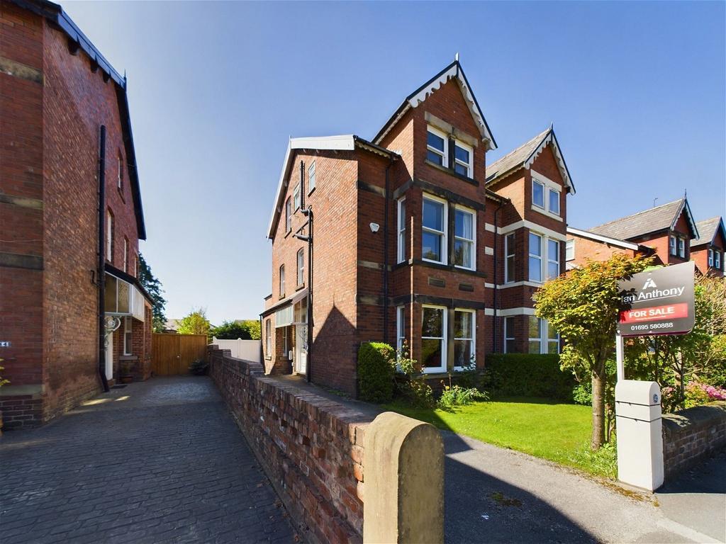 ST HELENS ROAD, ORMSKIRK 6 bed semidetached house for sale £410,000