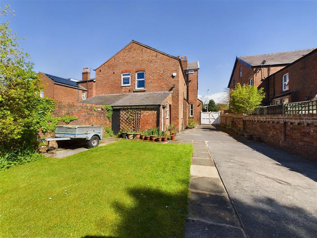 ST HELENS ROAD, ORMSKIRK 6 bed semidetached house for sale £410,000