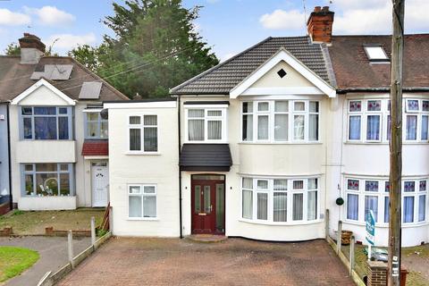 5 bedroom end of terrace house for sale, Coningsby Gardens, Chingford