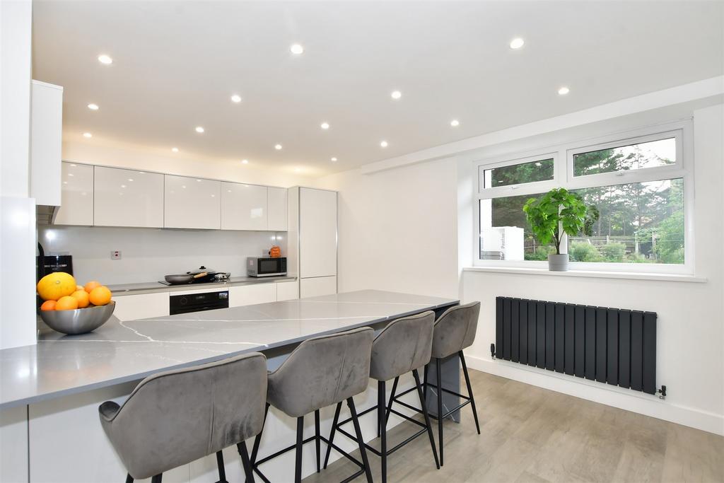 Kitchen/Breakfast Area