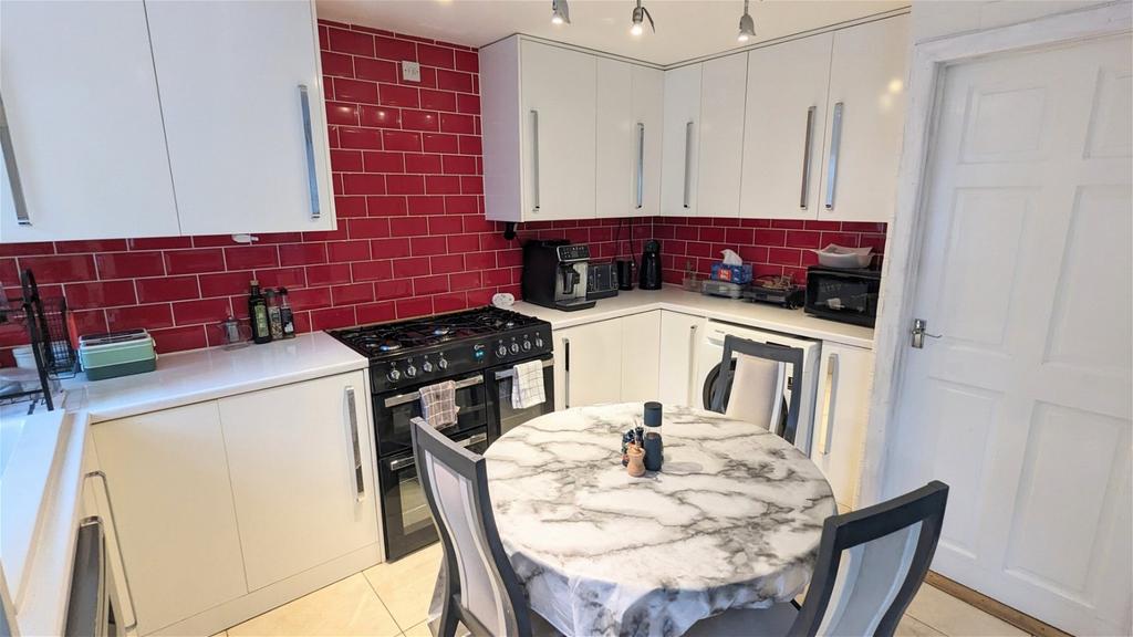 Birkrig, Skelmersdale WN8 5 bed terraced house £115,000