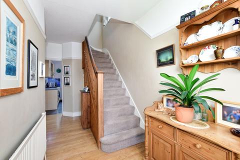 16 Talbot Avenue, Watford, WD19 4AX