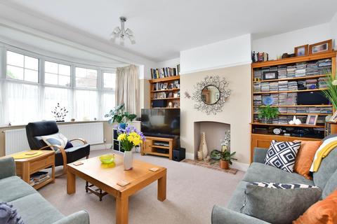 16 Talbot Avenue, Watford, WD19 4AX