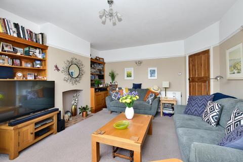 16 Talbot Avenue, Watford, WD19 4AX