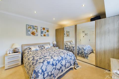 5 bedroom detached house for sale, Chestnut Leys, Steeple Claydon