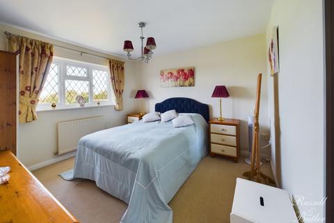 14 Chestnut Leys, Steeple Claydon, Buckingham, MK18 2RR
