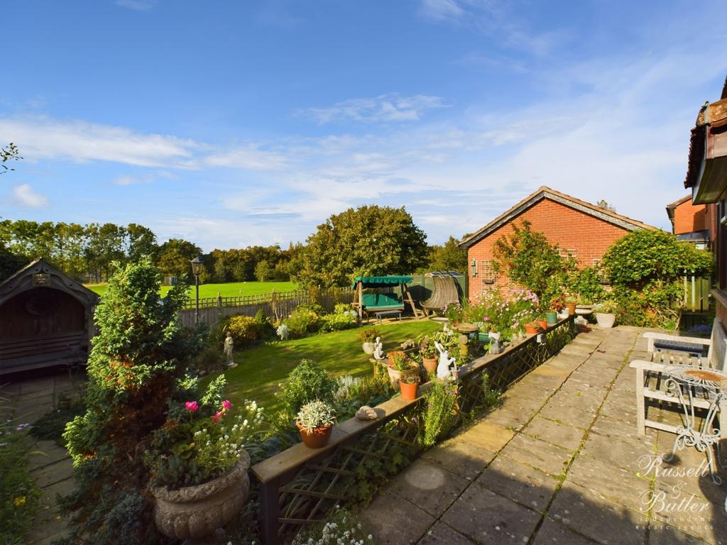 Cam02127 g0 pr0057 still035