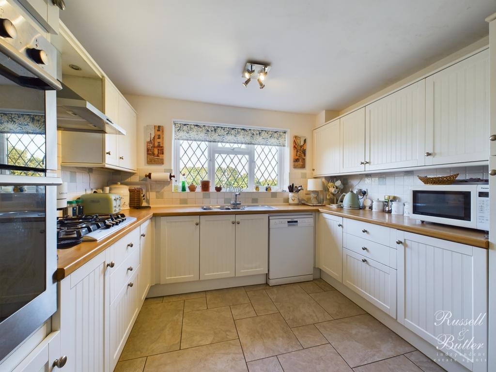 Cam02127 g0 pr0057 still011