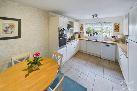 14 Chestnut Leys, Steeple Claydon, Buckingham, MK18 2RR