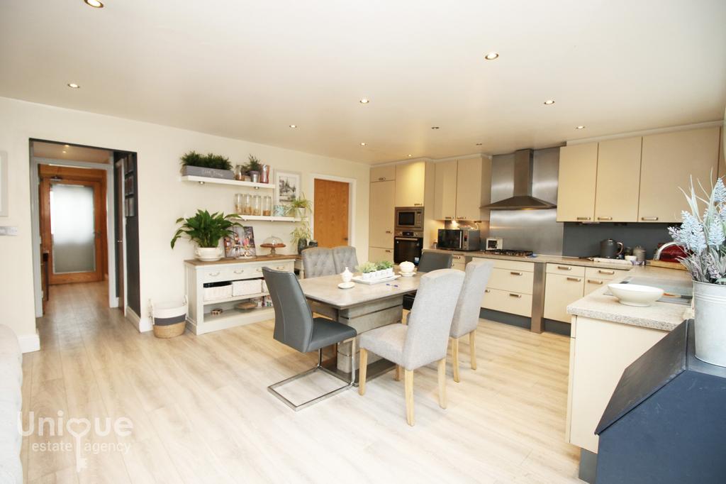 West Drive, ThorntonCleveleys, FY5 4 bed detached house for sale £