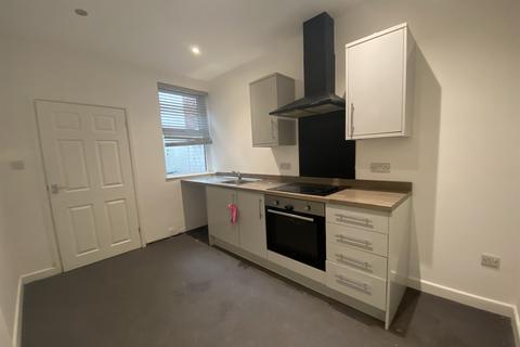 2 bedroom terraced house to rent, Albert Avenue, Bobbersmill, NG8 5BE