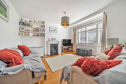 33 Meadow Close, London, SW20 9JB