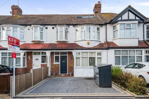 33 Meadow Close, London, SW20 9JB
