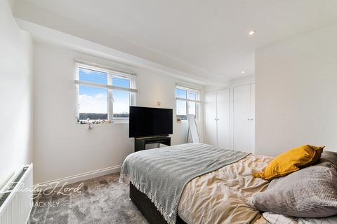 Flat 4, 115 Downs Road, London, E5 8DA