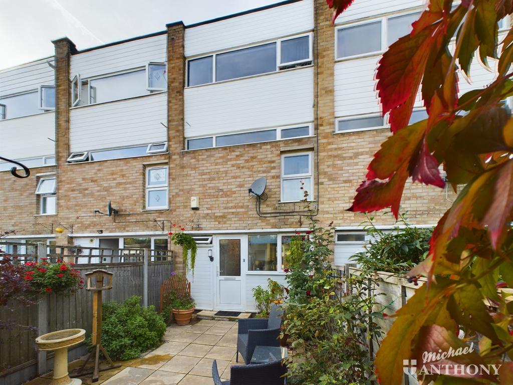 Leighton Buzzard LU7 4 bed terraced house for sale £290,000