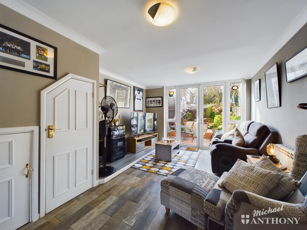 Leighton Buzzard LU7 4 bed terraced house for sale £290,000