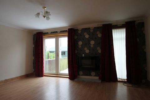 3 bedroom terraced house to rent, Canmore Place, Stewarton