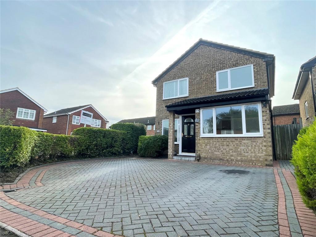 Spencer Way, Redhill, Surrey, RH1 4 bed detached house £2,250 pcm (£